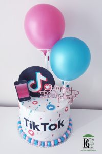 TitTok thema taart voor kinderverjaardag