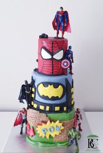 Superhero thema taart voor kinderverjaardag