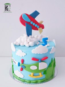 Vliegtuig thema taart voor kinderverjaardag
